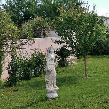 Les Cigalous Bed & Breakfast Restinclieres Exterior photo